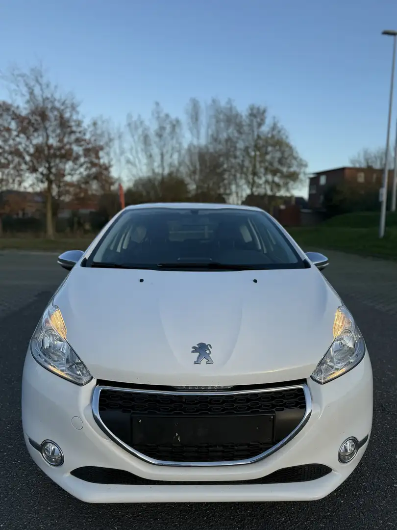 Peugeot 208 95 VTI Allure gekeurd voor verkoop - 2