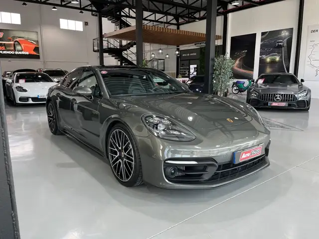 Porsche Panamera view 4