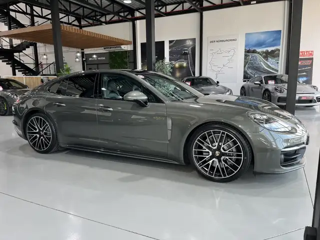 Porsche Panamera view 5