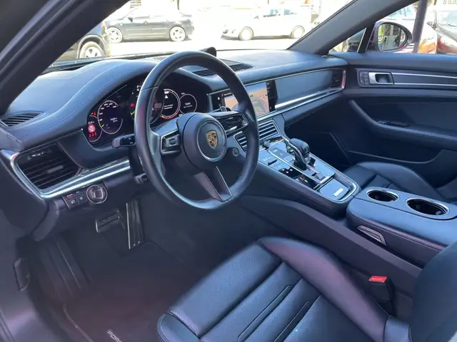 Porsche Panamera view 14