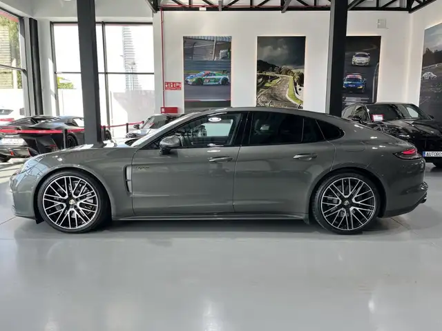Porsche Panamera view 10