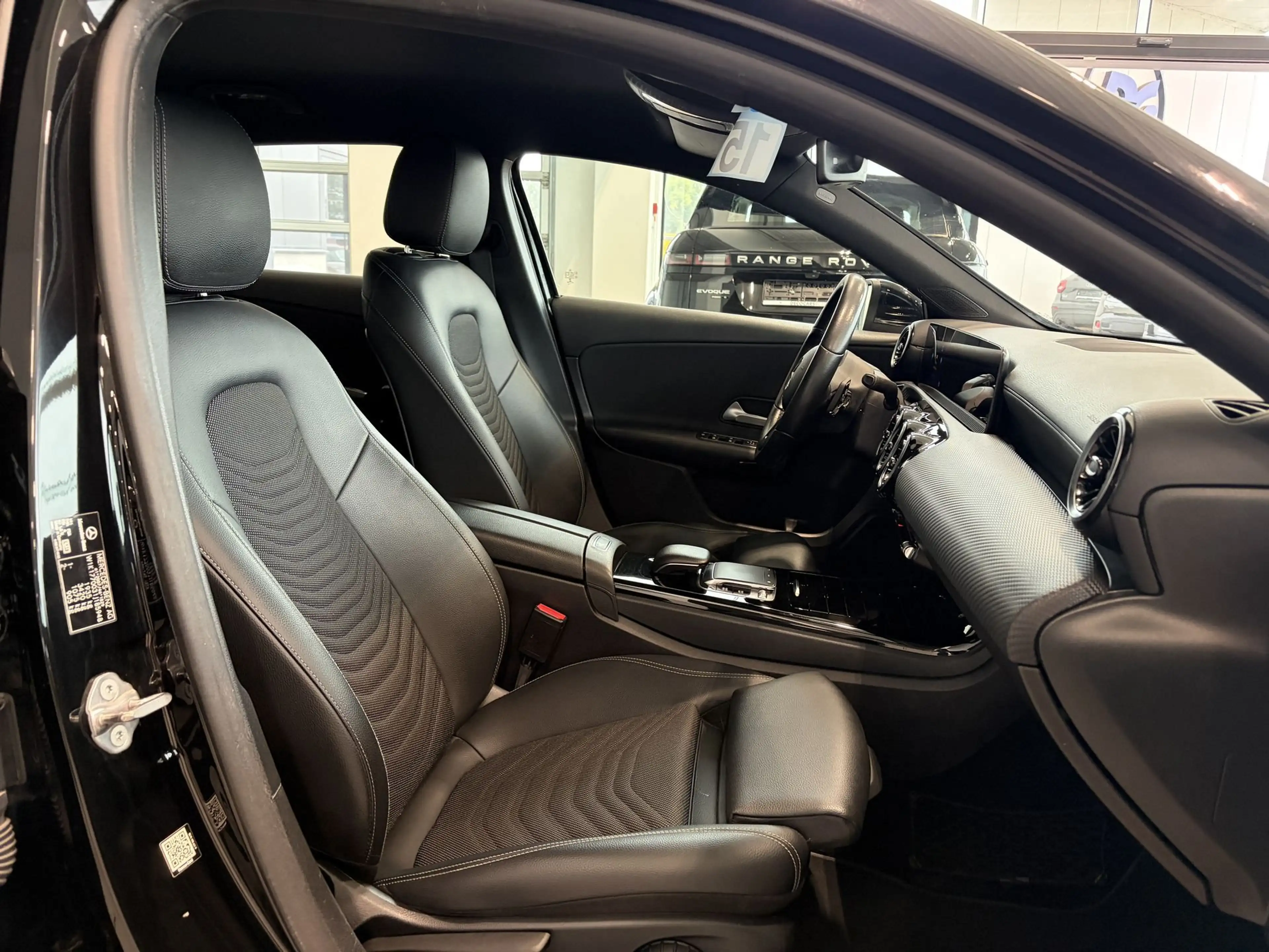 Mercedes-Benz A 180 Automaat / Camera / Cruisecontrol / Navigatie / Leder / — photo 15