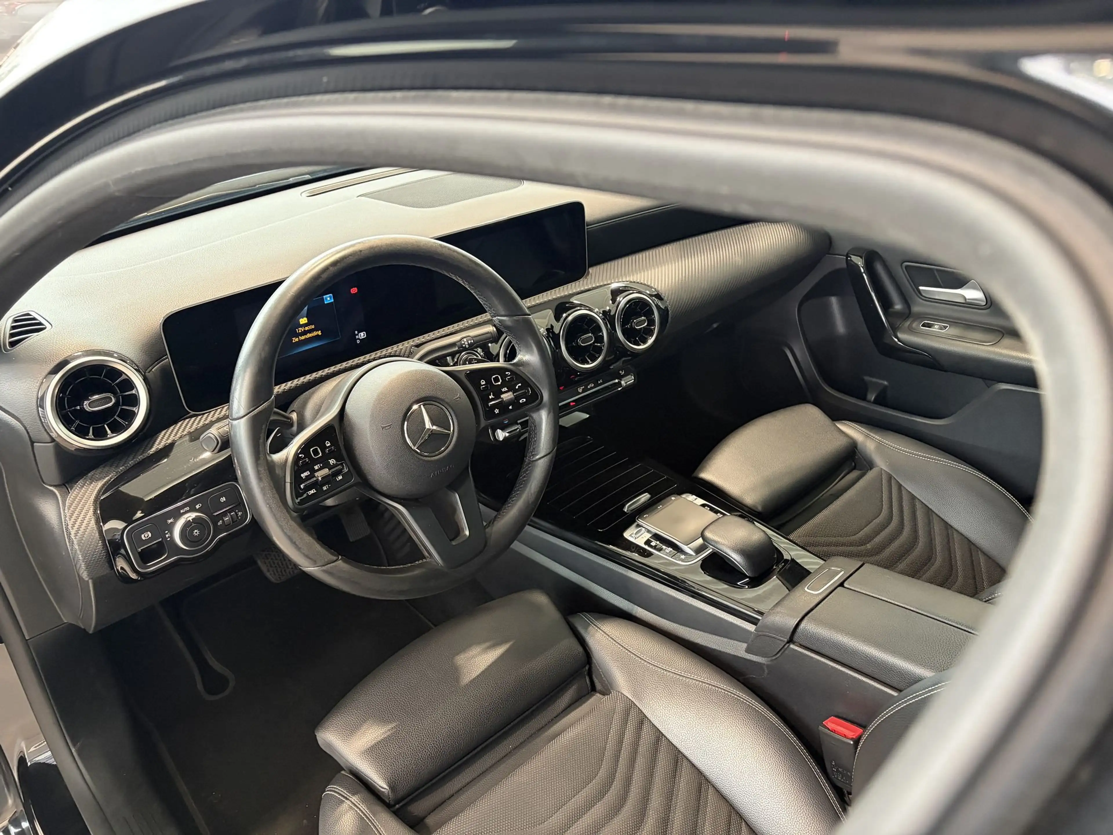 Mercedes-Benz A 180 Automaat / Camera / Cruisecontrol / Navigatie / Leder / — photo 12