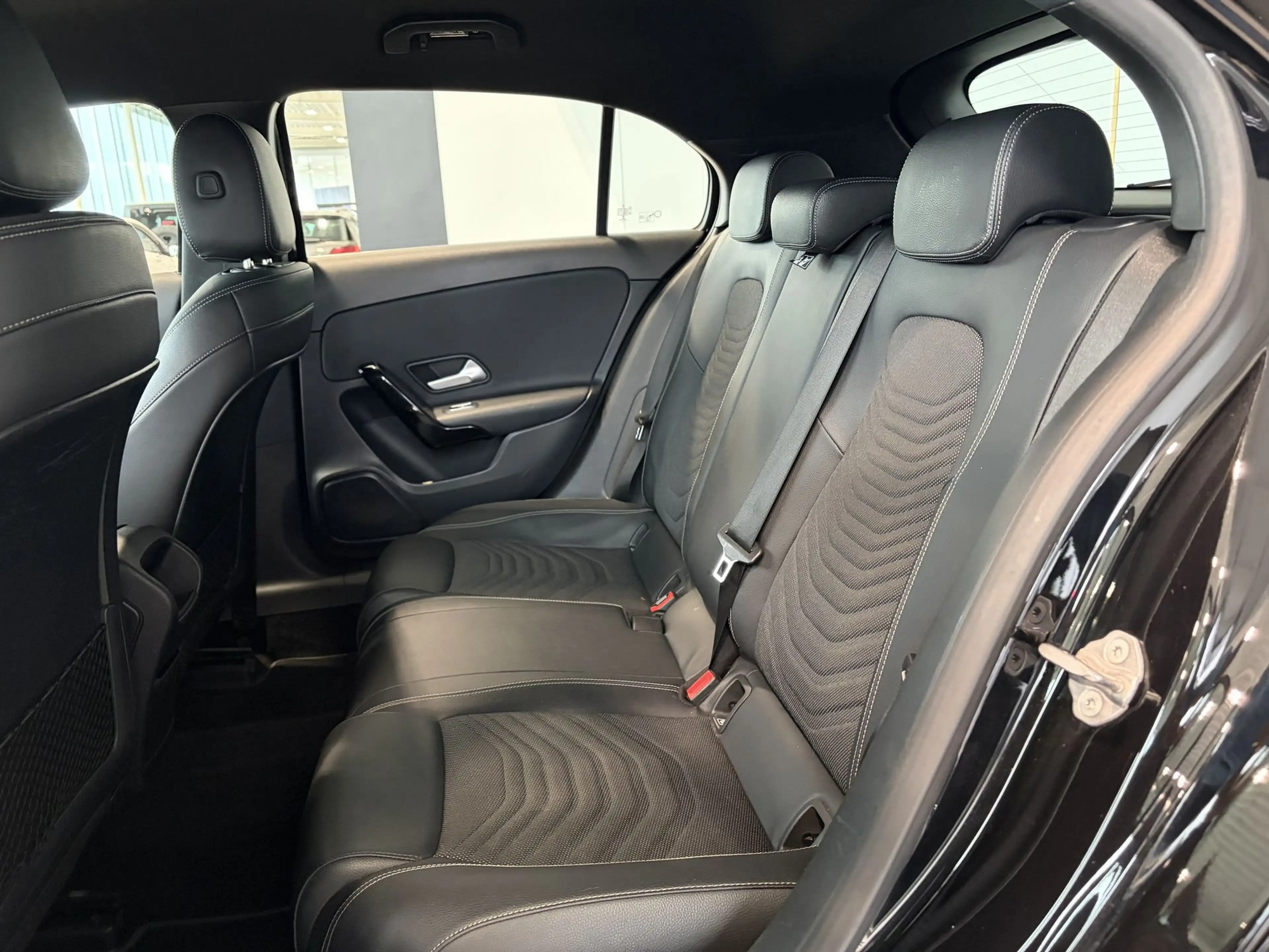 Mercedes-Benz A 180 Automaat / Camera / Cruisecontrol / Navigatie / Leder / — photo 13