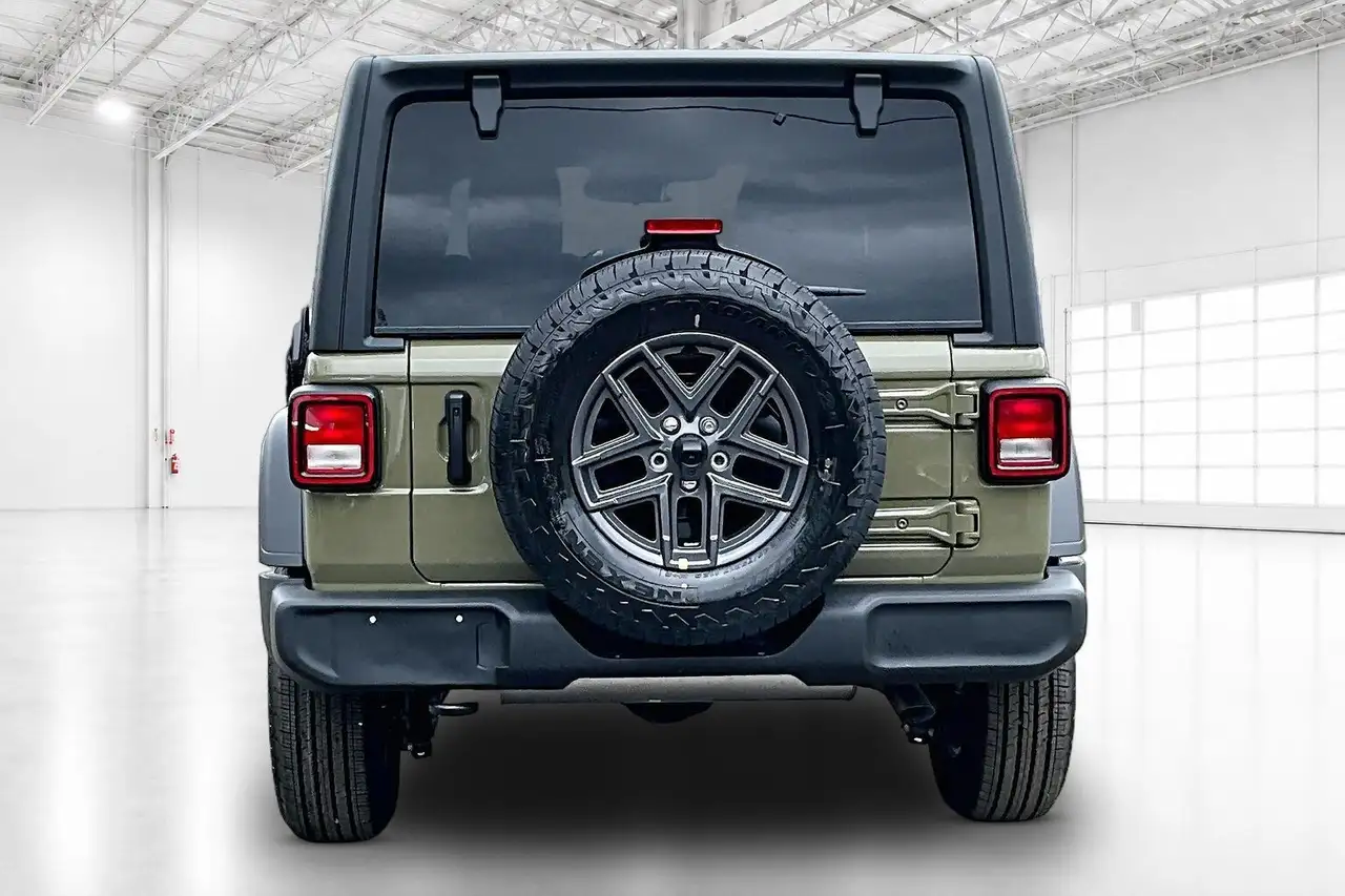 Jeep Wrangler снимка Jeep Wrangler
