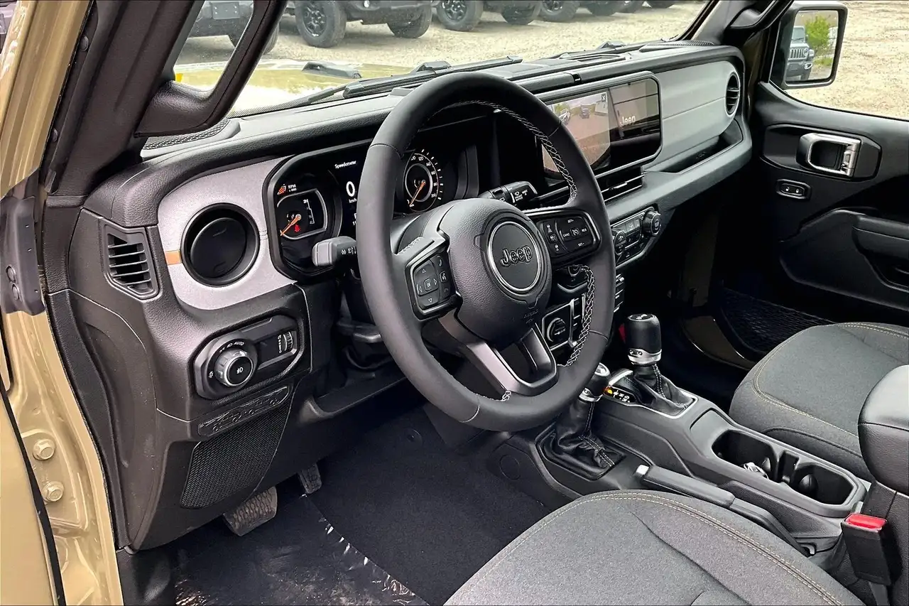 Jeep Wrangler снимка Jeep Wrangler