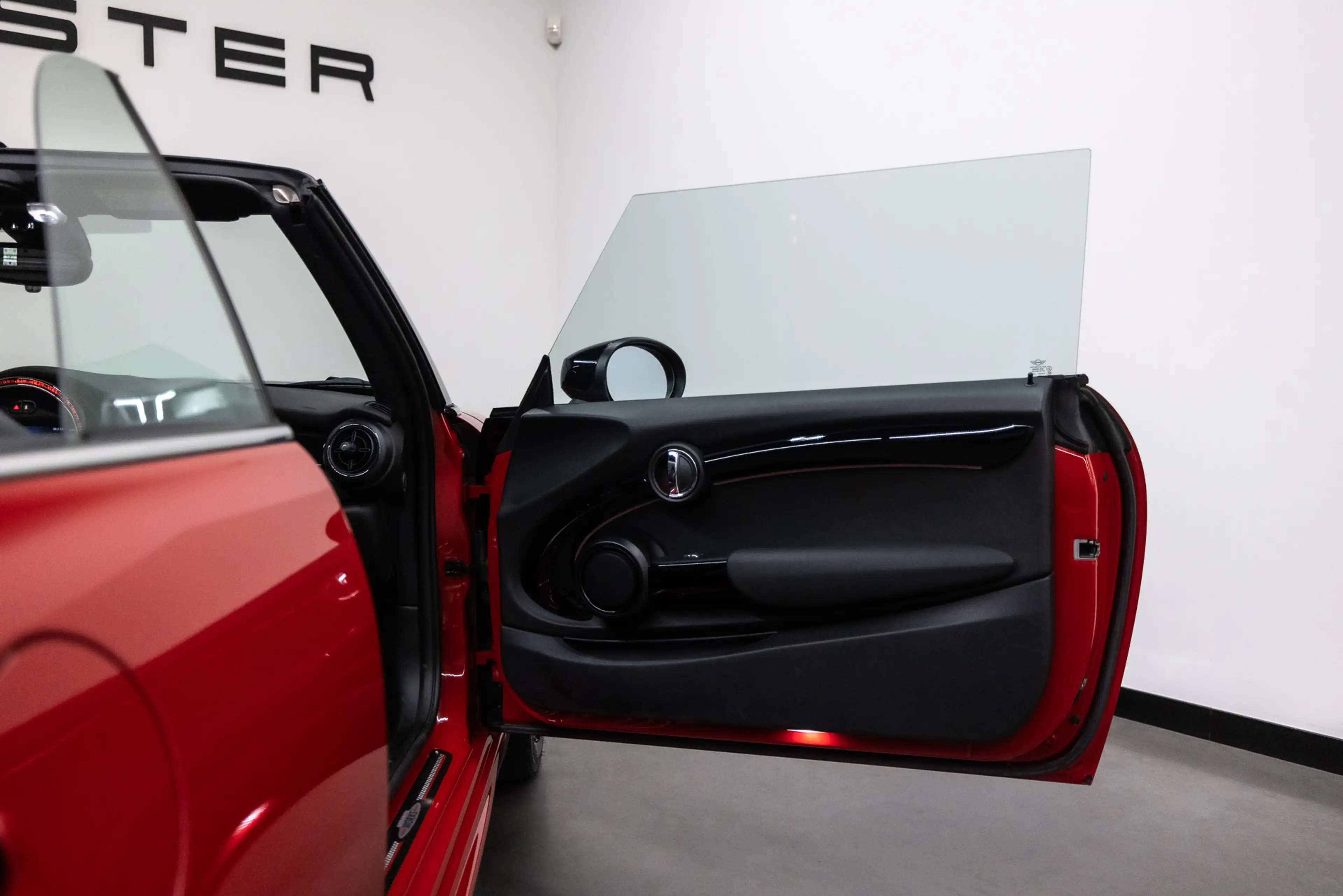 MINI John Cooper Works Cabrio 1.5 Cooper — photo 34