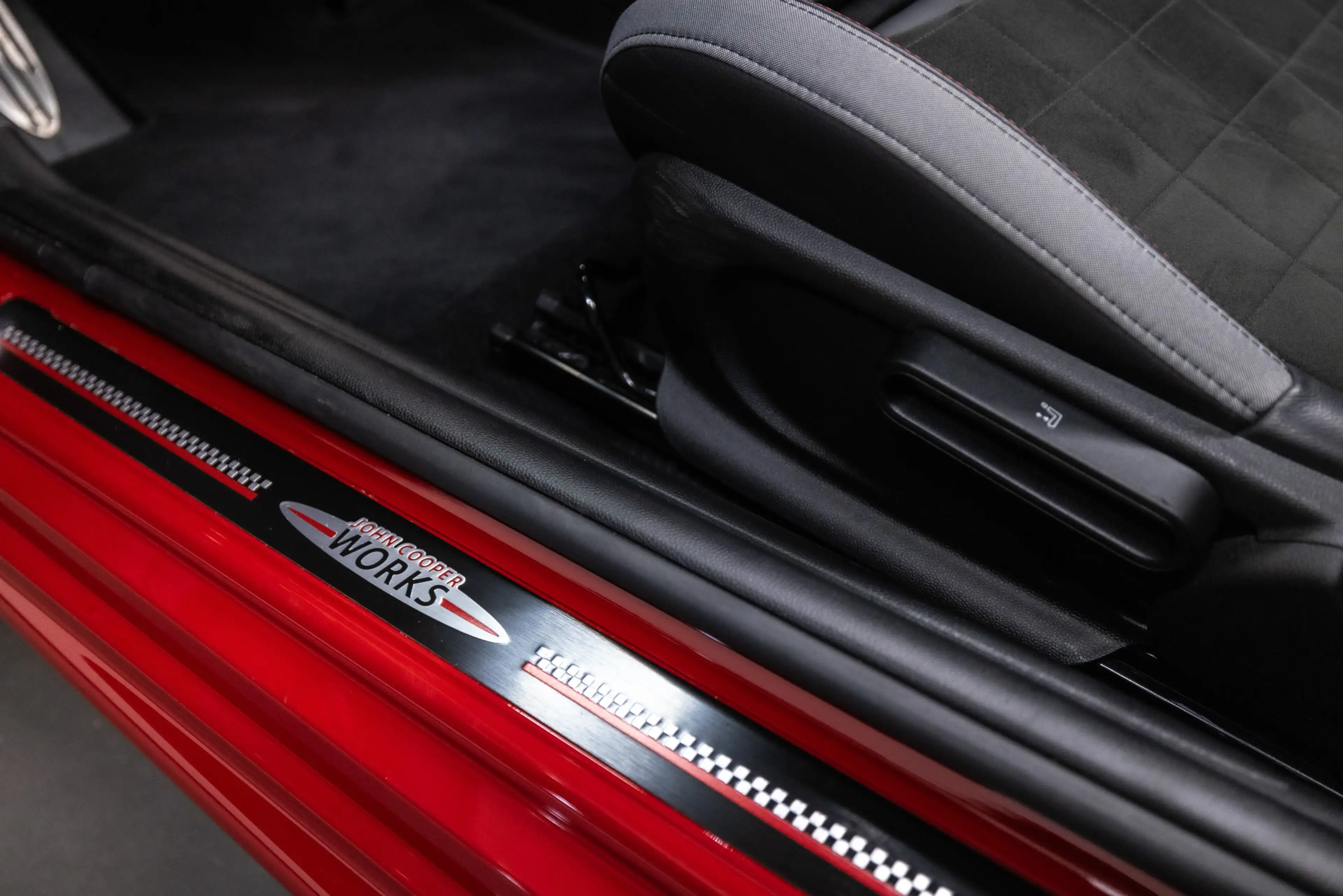 MINI John Cooper Works Cabrio 1.5 Cooper — photo 41