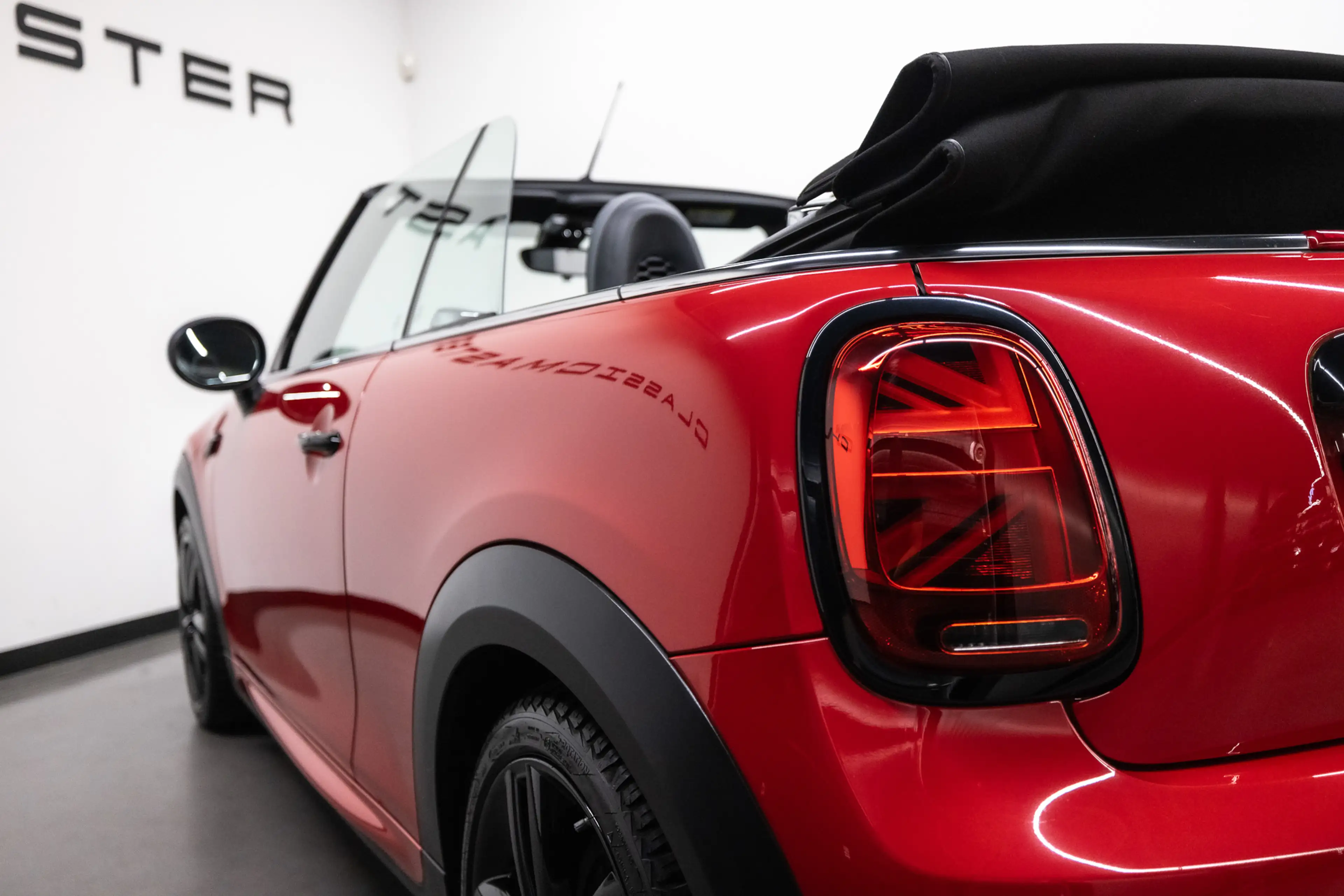 MINI John Cooper Works Cabrio 1.5 Cooper — photo 19
