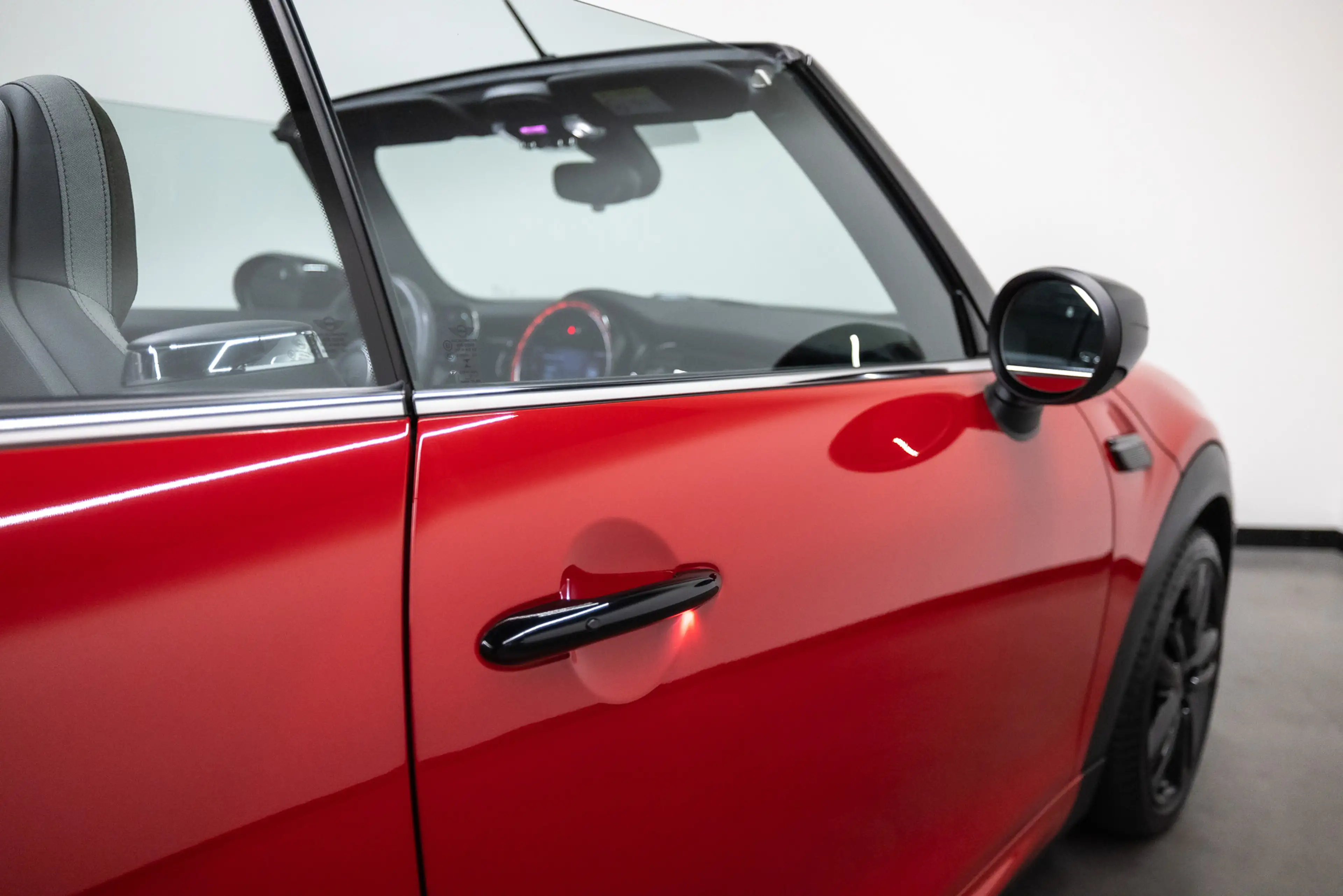 MINI John Cooper Works Cabrio 1.5 Cooper — photo 30