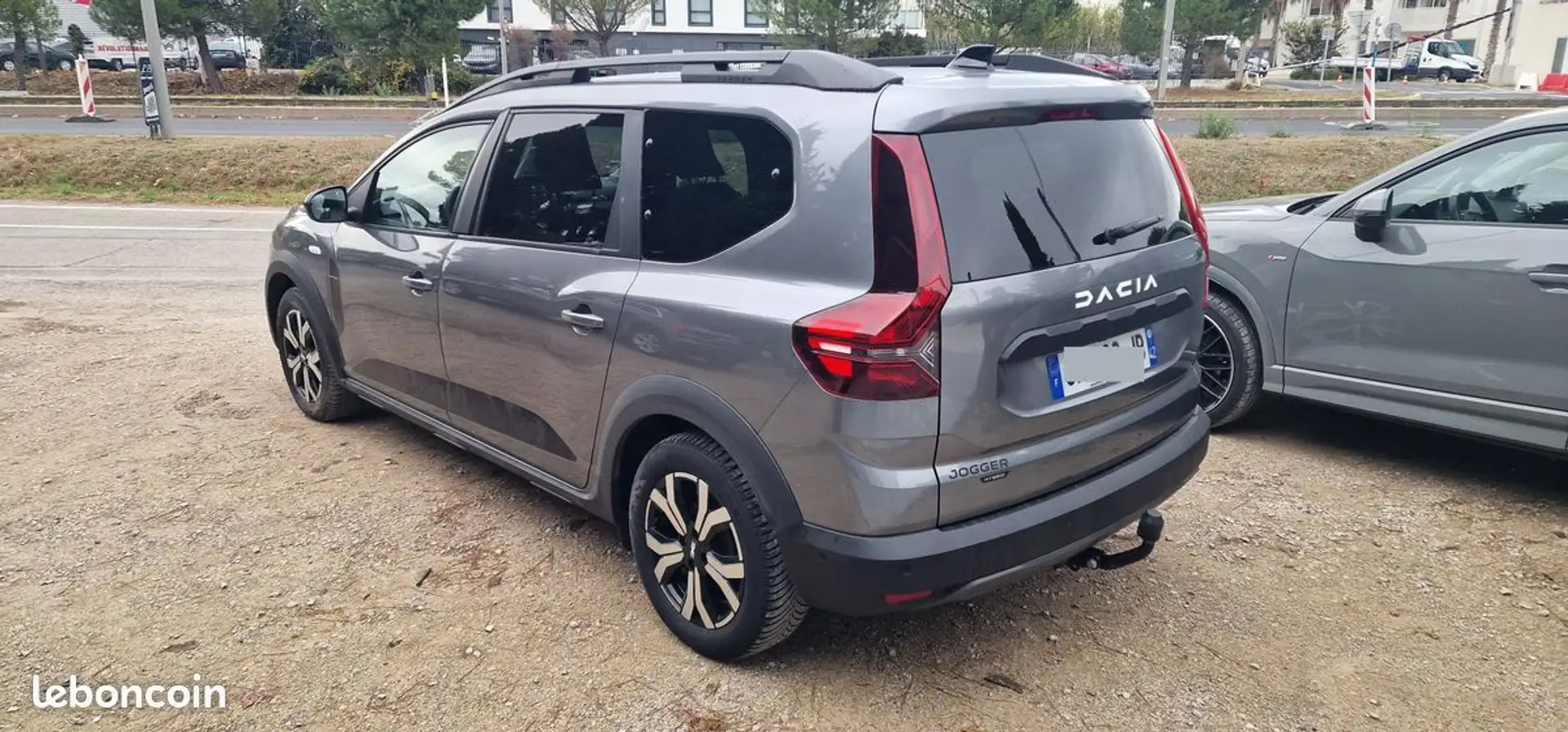 Dacia Jogger ? Hybrid 140 ch Extreme+ – 7 Places ATTELAGE CAMERA CARPLAY Grau - 2