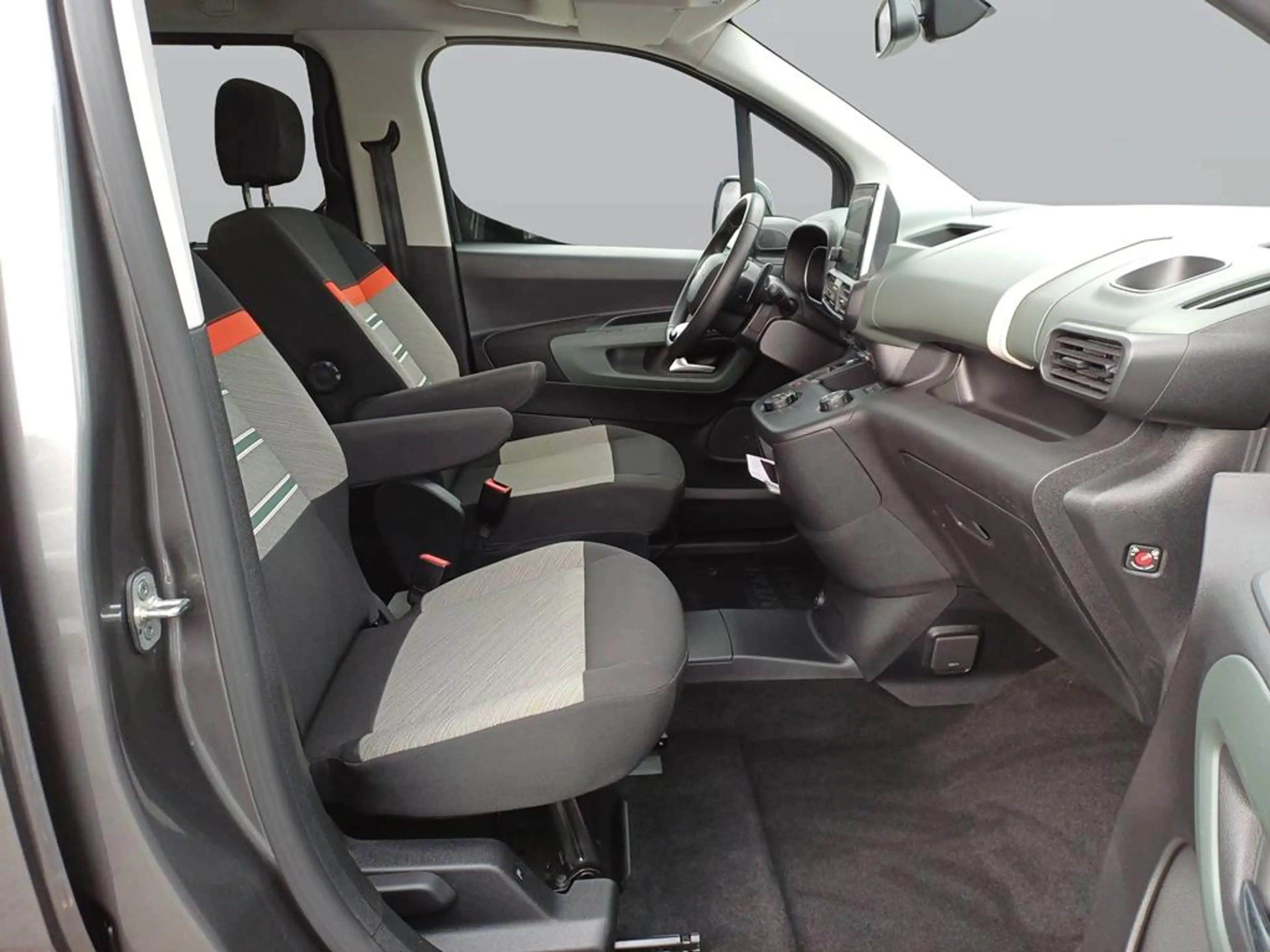 Citroen Berlingo Shine M — photo 11