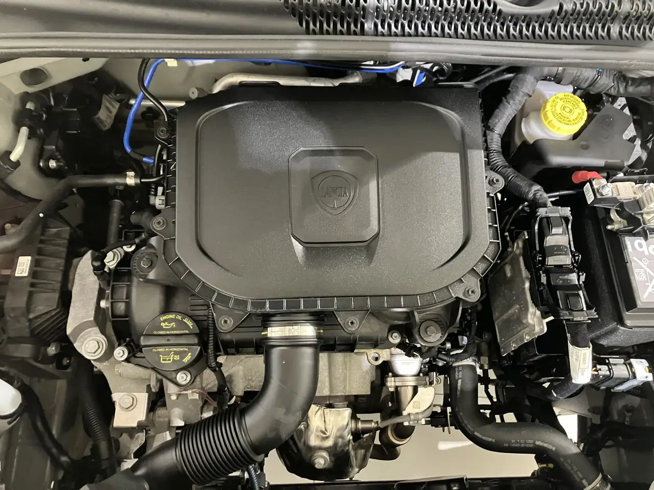 Lancia Ypsilon 2024 — фото 13