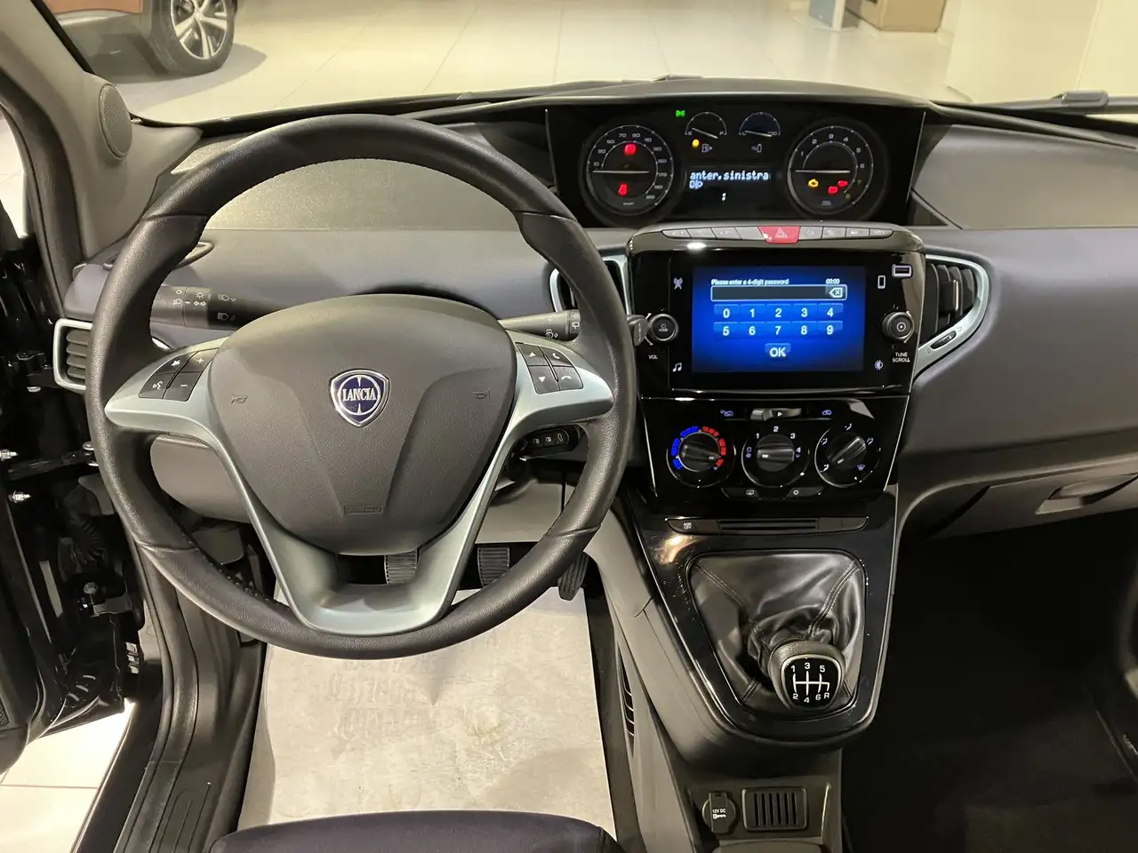 Lancia Ypsilon 2024 — фото 7