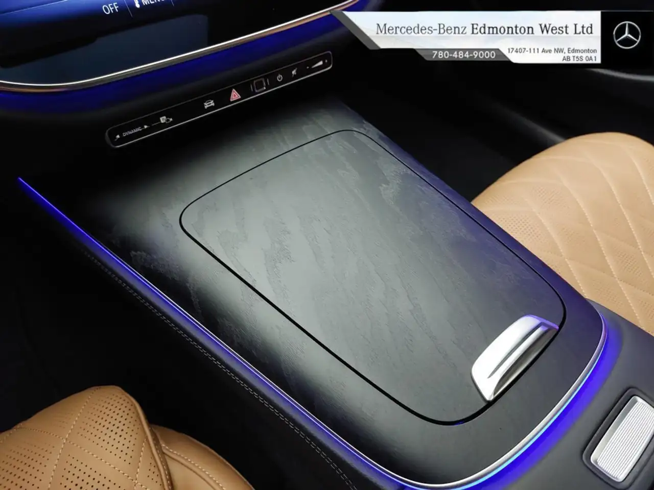 Mercedes-Benz E-Class снимка Mercedes-Benz E-Class