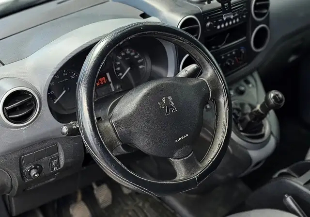Peugeot Partner view 9