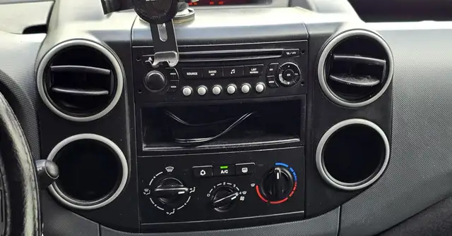 Peugeot Partner view 13