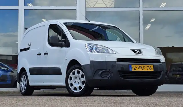 Peugeot Partner view 2