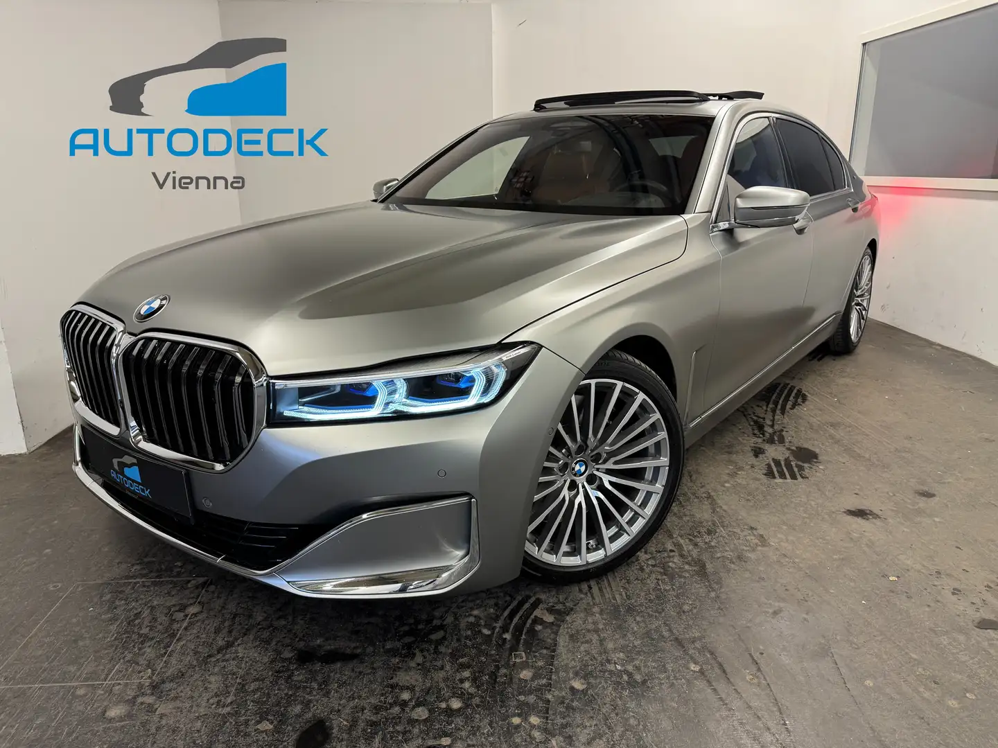 BMW 760 M760Li xDrive V12 Excellence/Individual/B&W/Laser Gris - 1