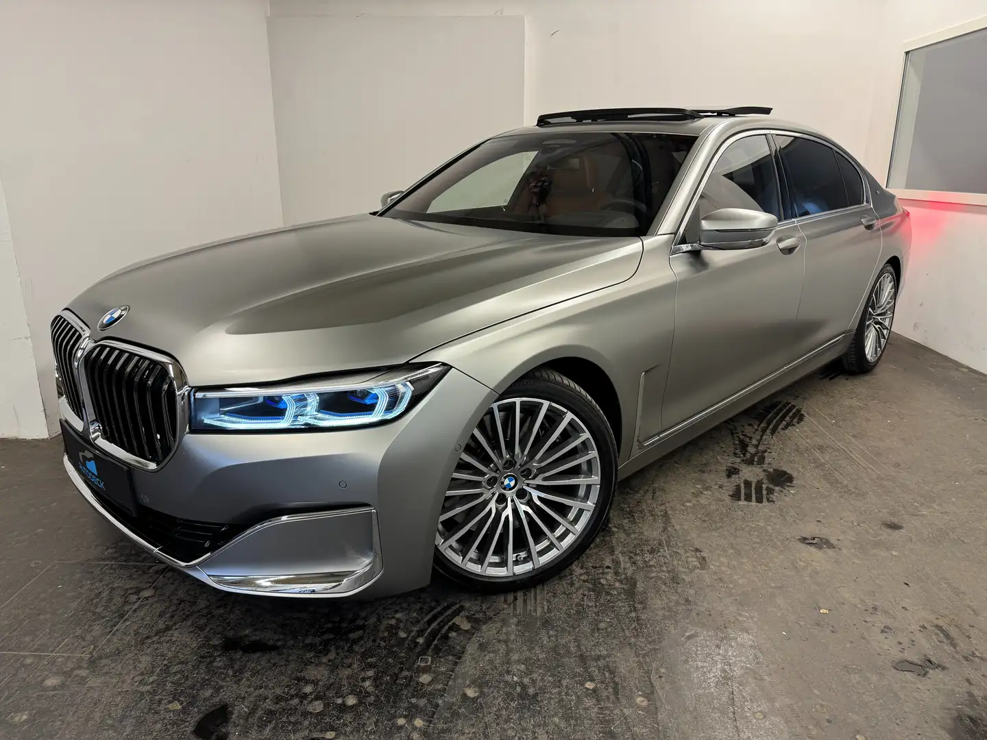 BMW 760 M760Li xDrive V12 Excellence/Individual/B&W/Laser Gris - 2