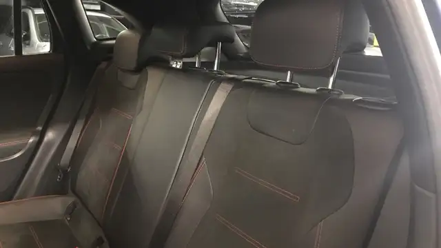 Mercedes-Benz Gla view 11