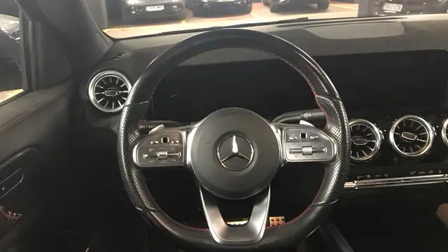 Mercedes-Benz Gla view 9