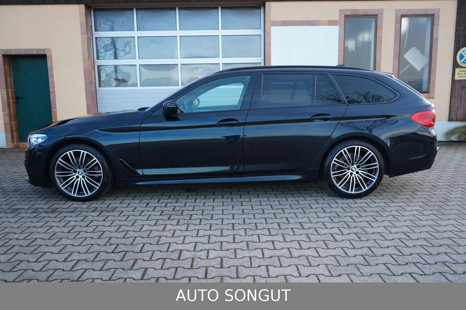 BMW 520 d T. xDrive M-SPORTPAKET*1.HAND*HEAD-UP*CARPL Schwarz - 2
