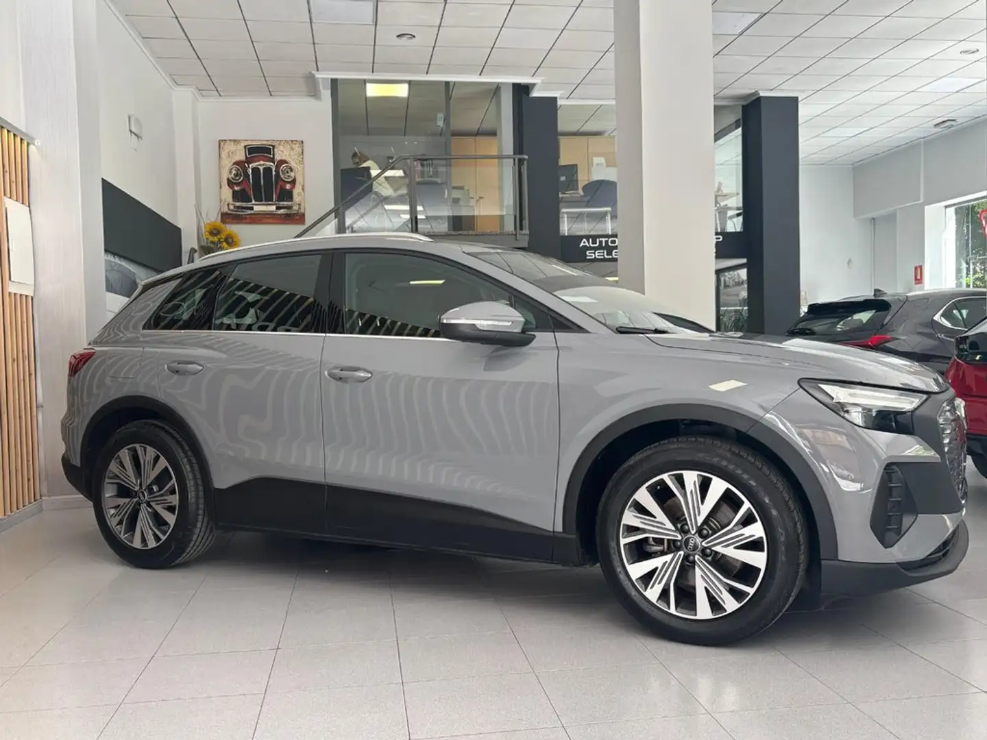 Audi Q4 e-tron Advanced 35 125kW 55kWh Gris - 1