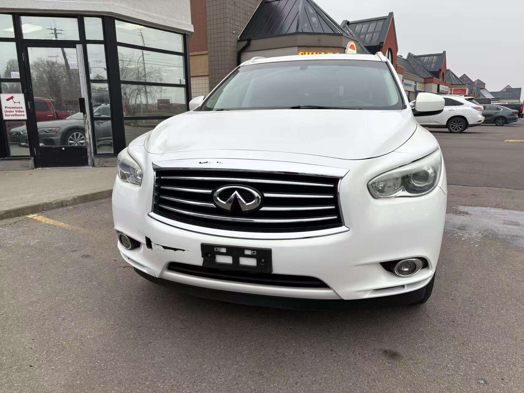 2013 Infiniti JX35 good conditon/AWD