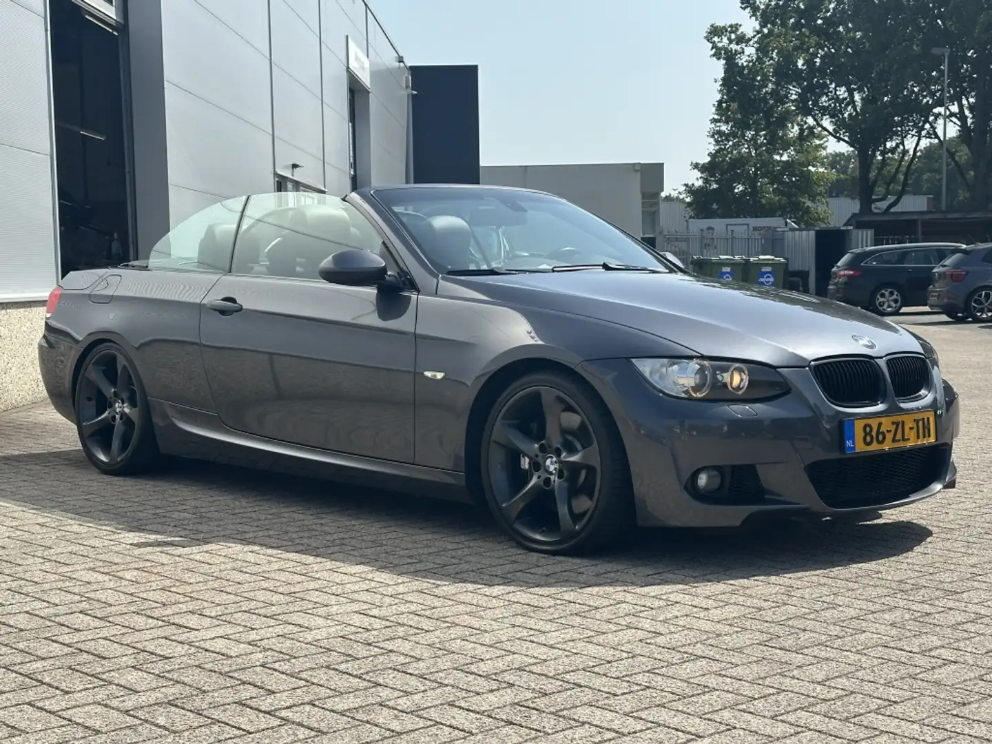 BMW 335 3-serie Cabrio 335i Executive Grijs - 2