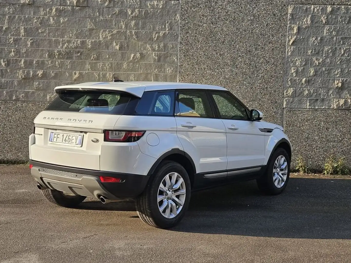 Land Rover Range Rover Evoque 2.0 TD4 150 CV 5p. SE awd aut Weiß - 2