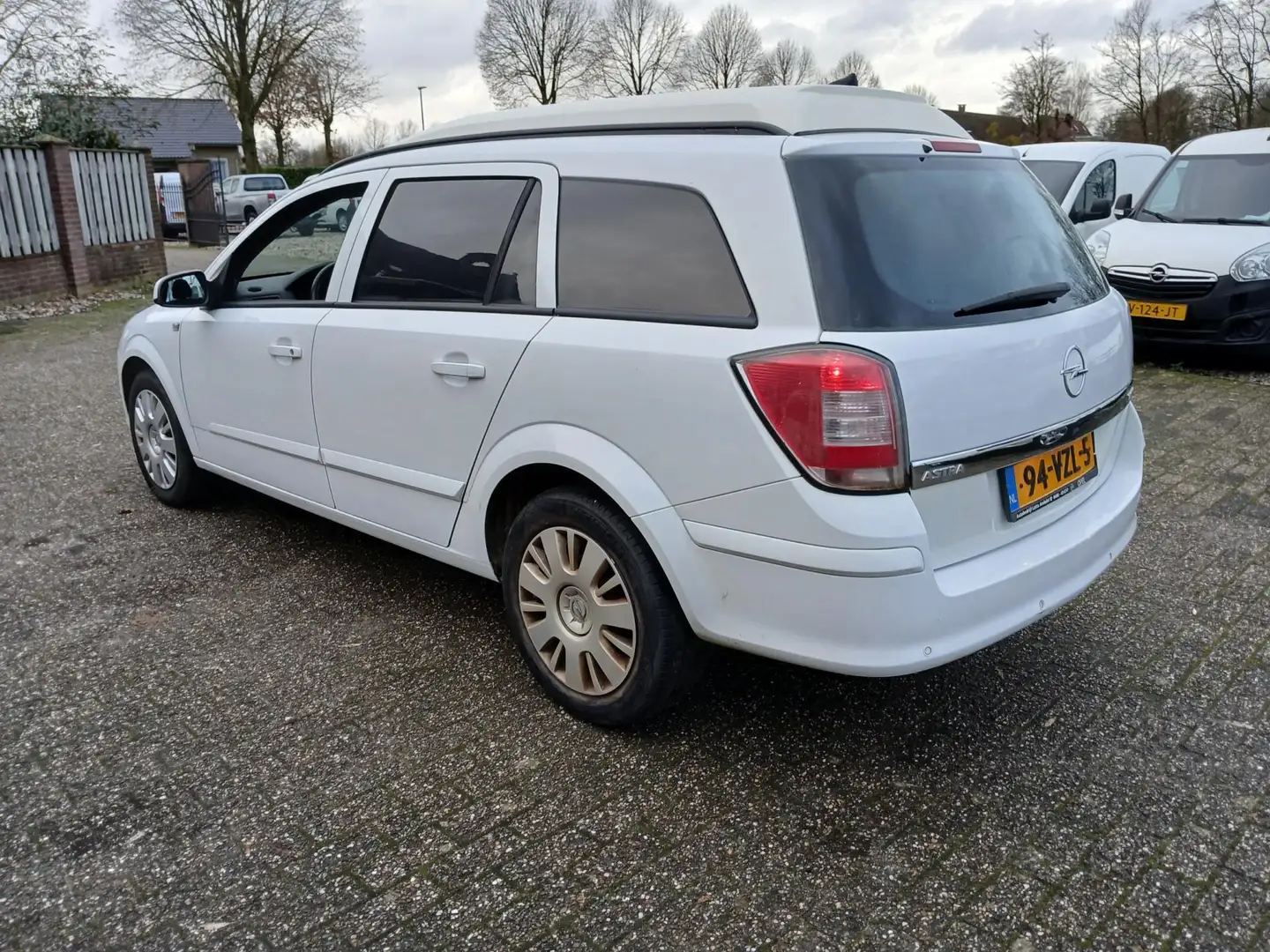 Opel Astra 1.7 CDTi Enjoy airco cruise navi pdc - 2