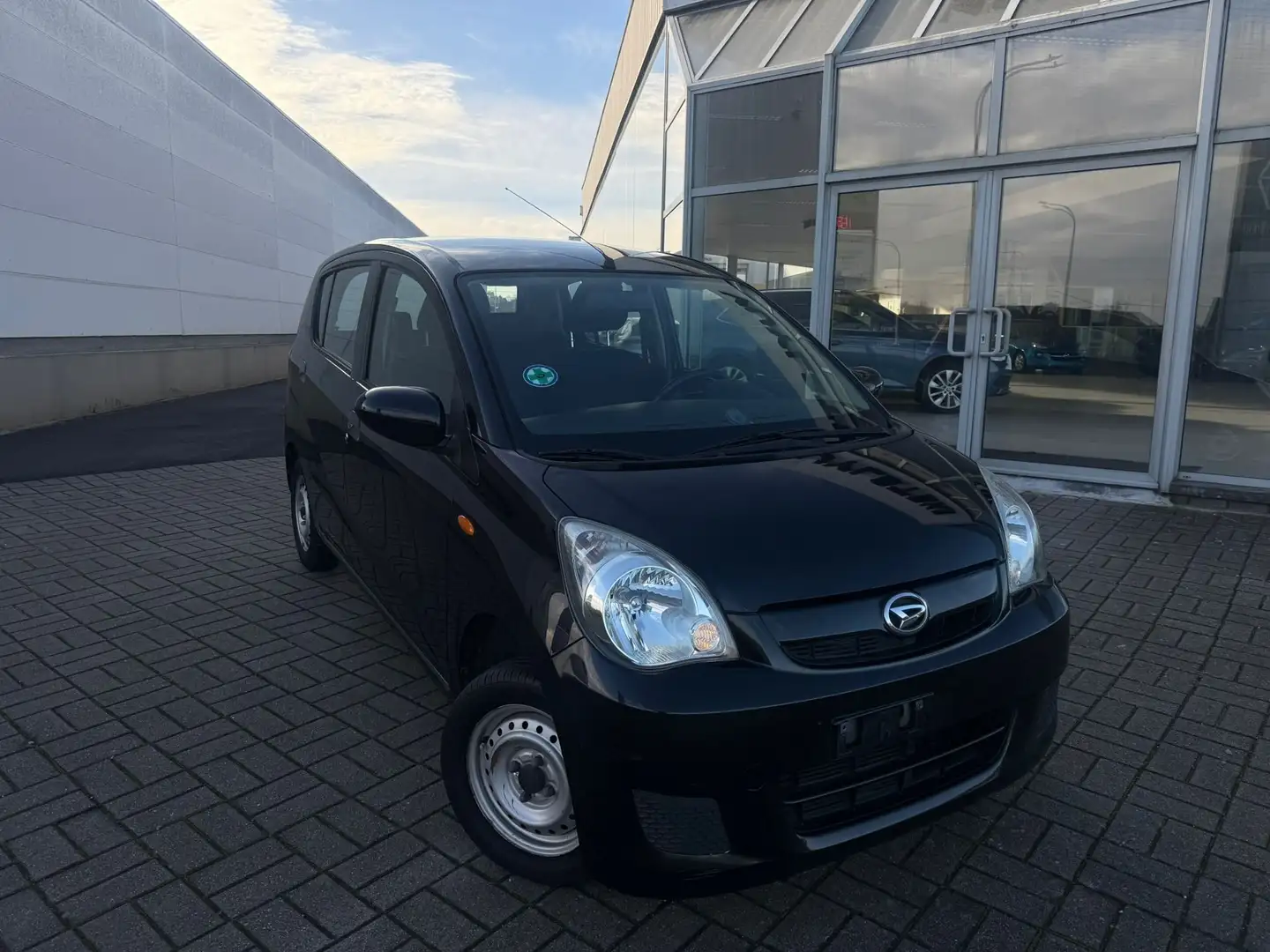 Daihatsu Cuore 1.0i 51Kw Benzine Euro 4 Année 2008,173.000Km Zwart - 1