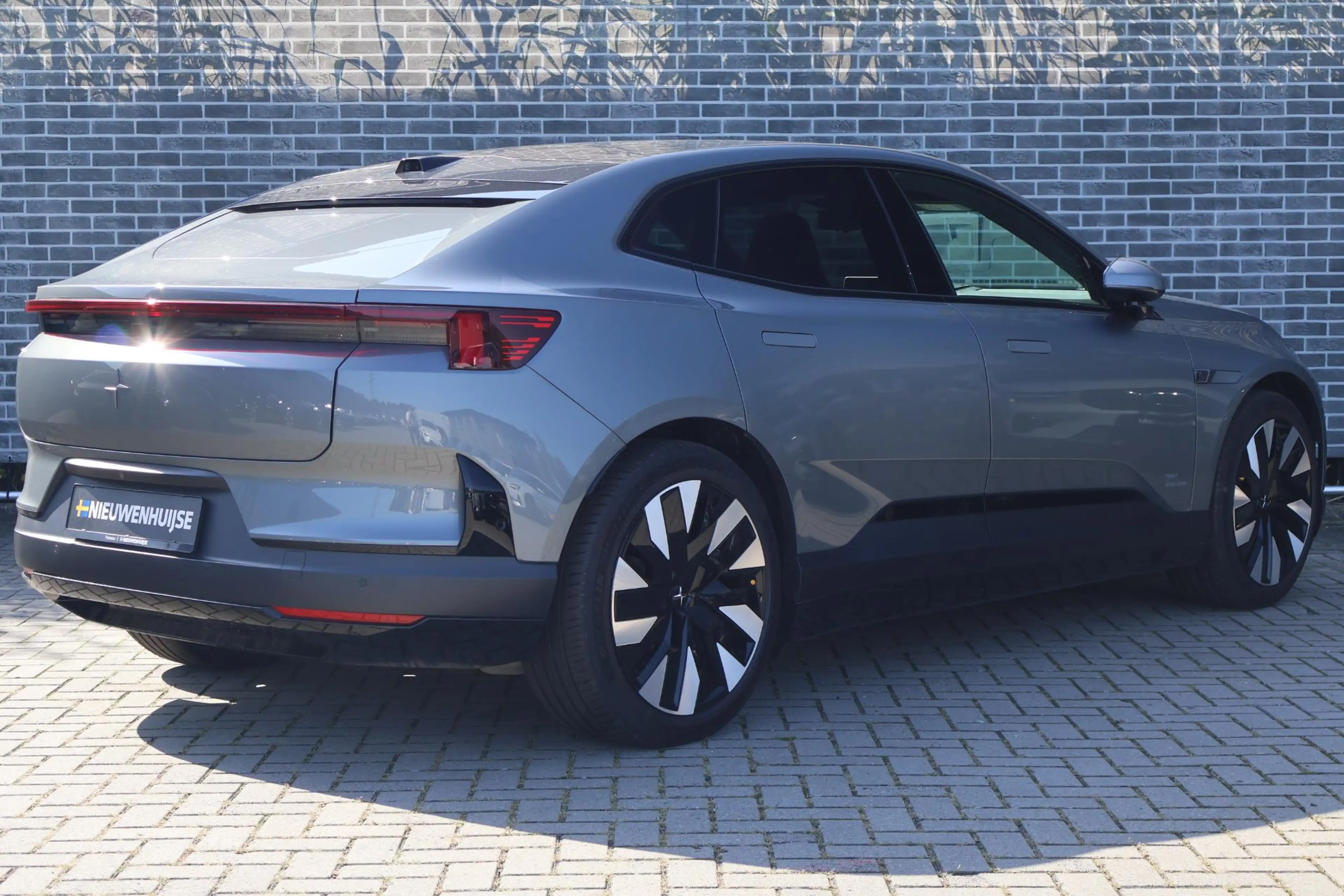 Polestar 4 Long Range Single Motor 100 kWh Prime | Plus | Pil — photo 3
