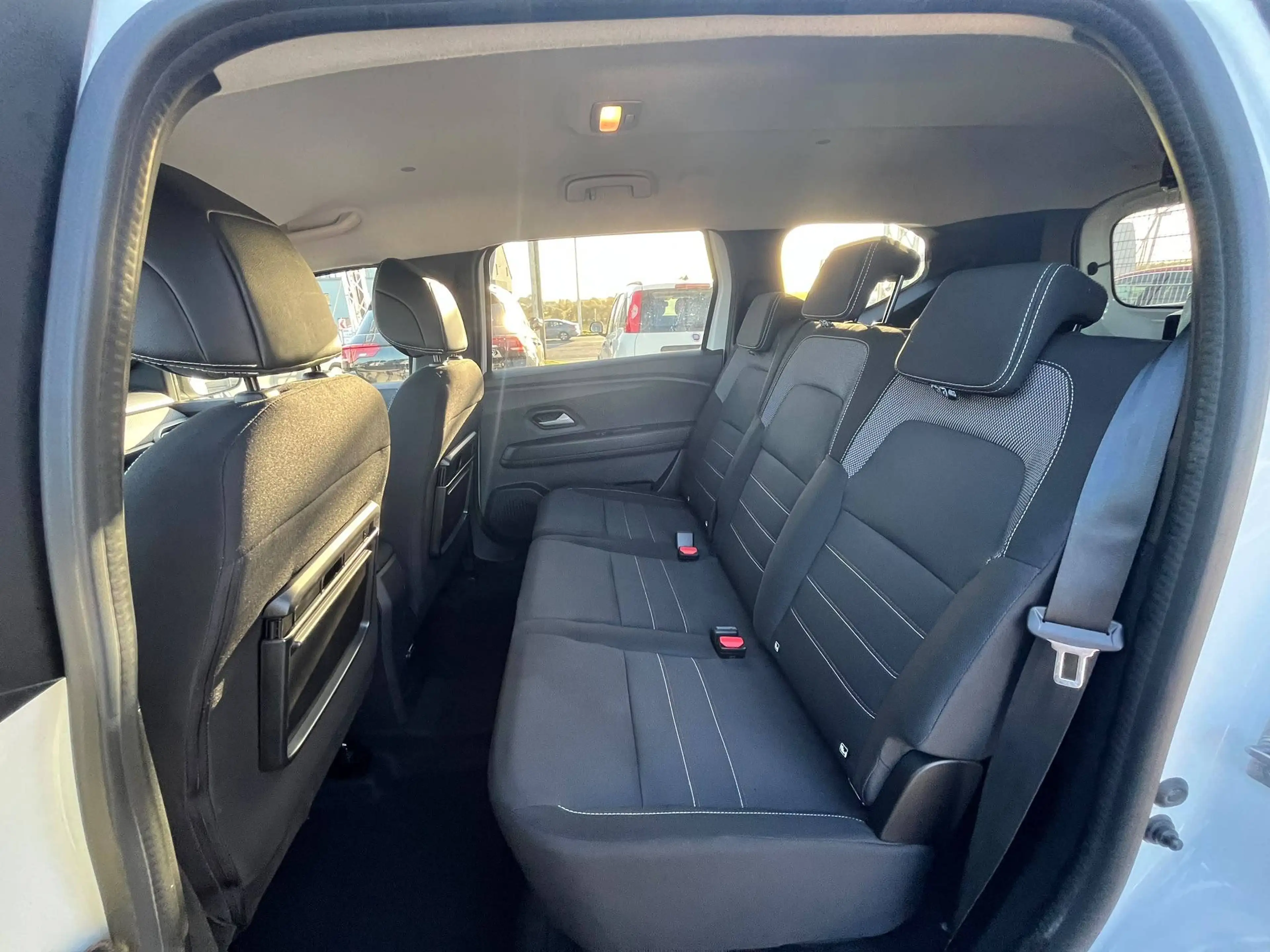Dacia Jogger Jogger Hybrid 1.6 HEV Extreme — photo 6
