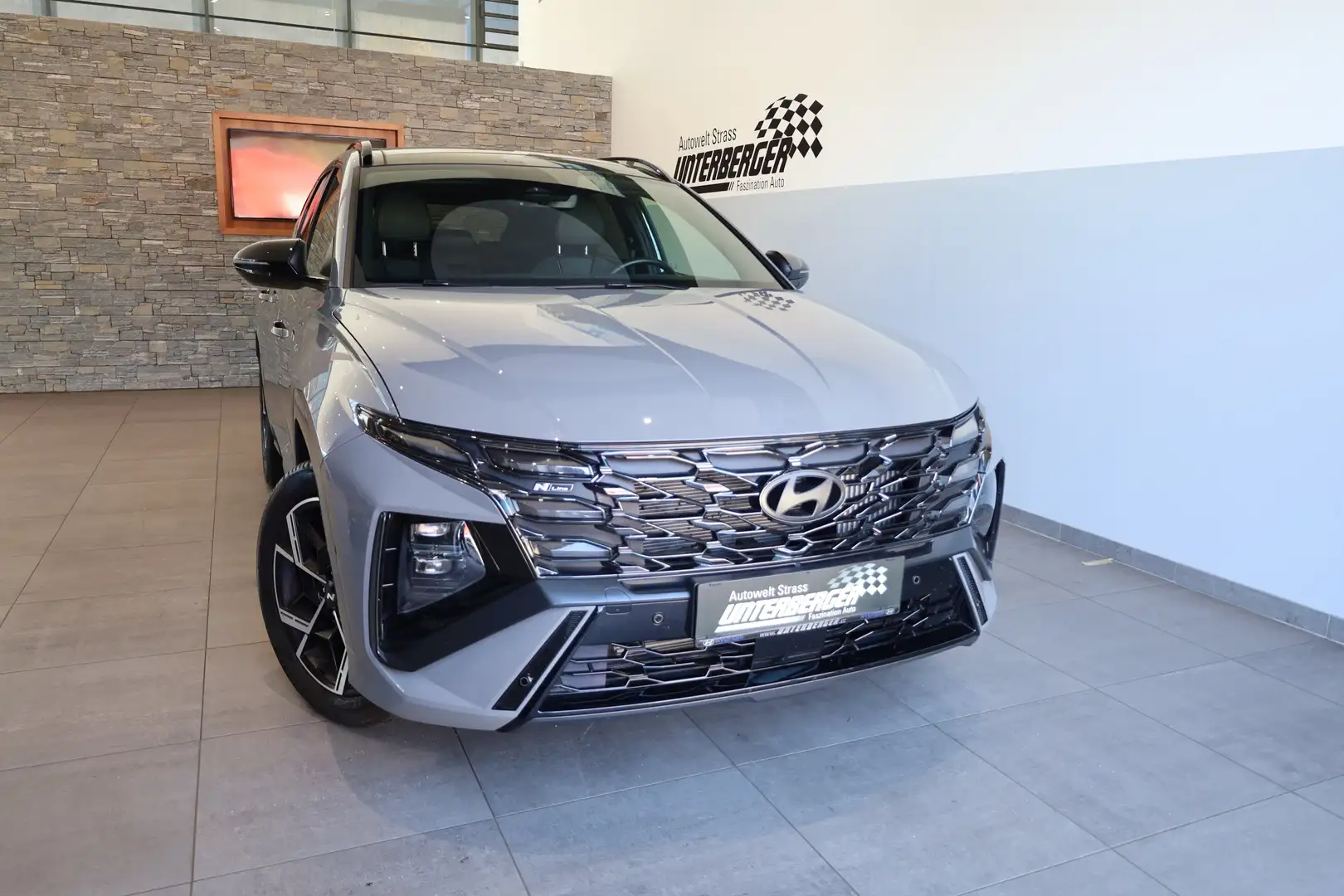 Hyundai TUCSON 1.6 T-GDI N-Line 4WD Grau - 2