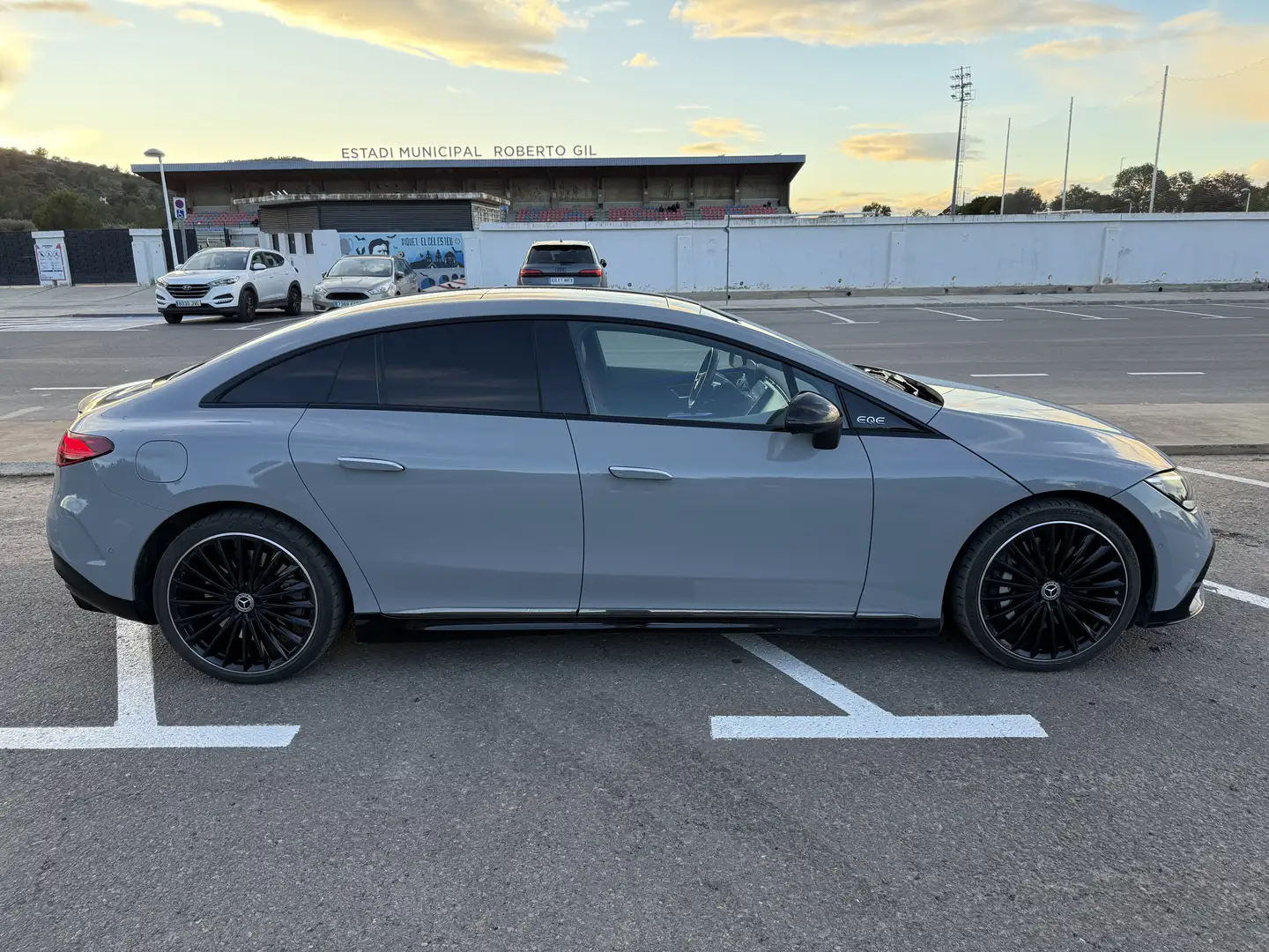 Mercedes-Benz EQE 350 Edition AMG NIGHT - 2