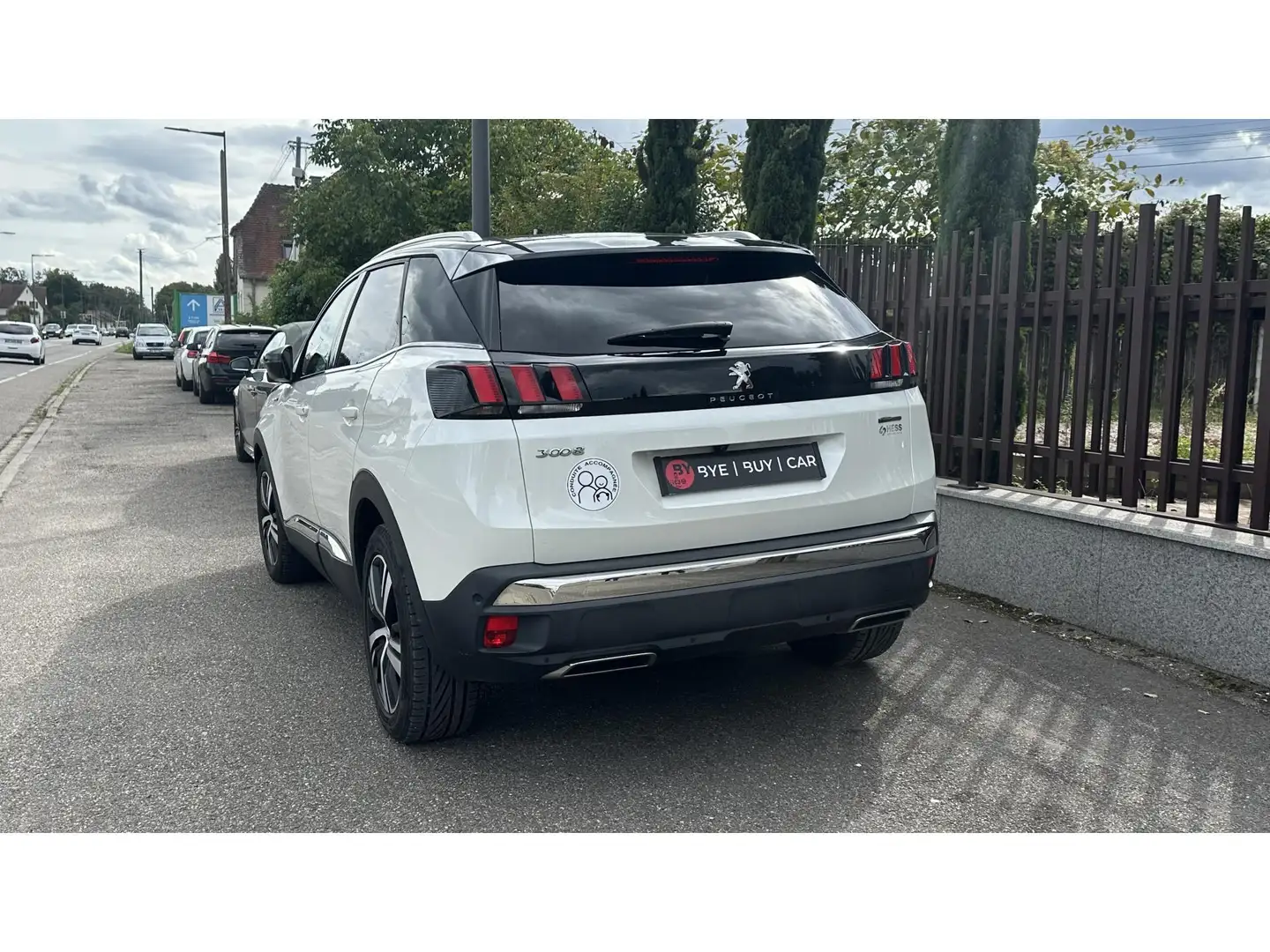 Peugeot 3008 1.2i PureTech 12V S\u0026S - 130 II 2016 GT Line PHASE 1 Blanc - 2