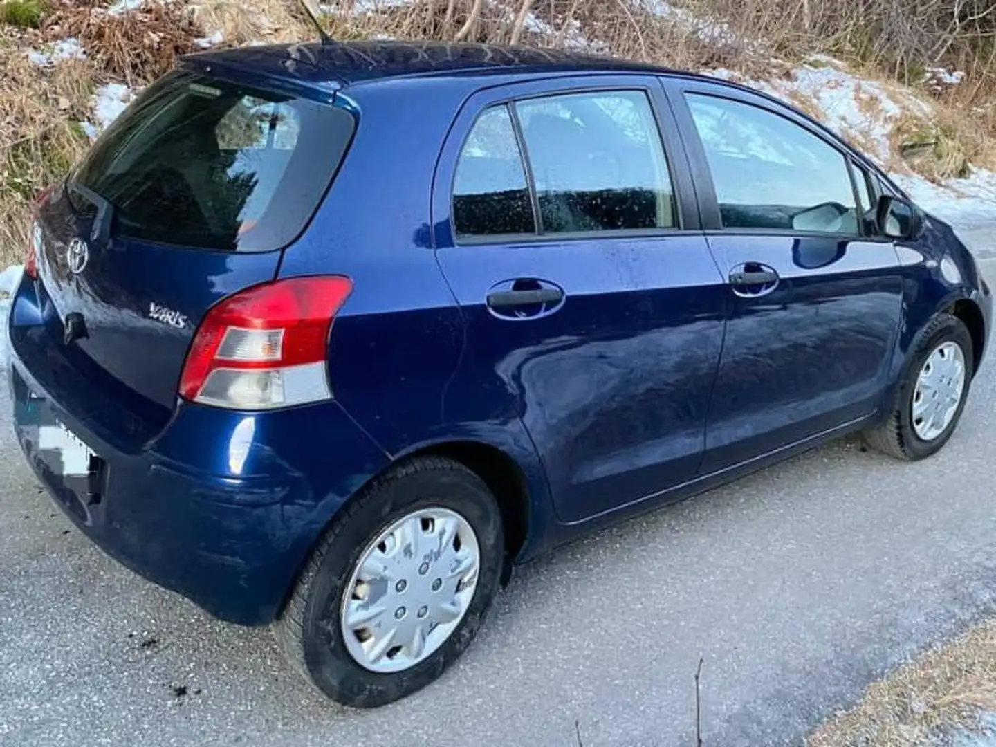 Toyota Yaris Yaris 1,0 VVT-i Luna Cool Luna Cool Schwarz - 1