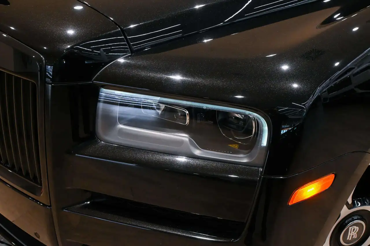 Rolls-Royce Cullinan снимка Rolls-Royce Cullinan
