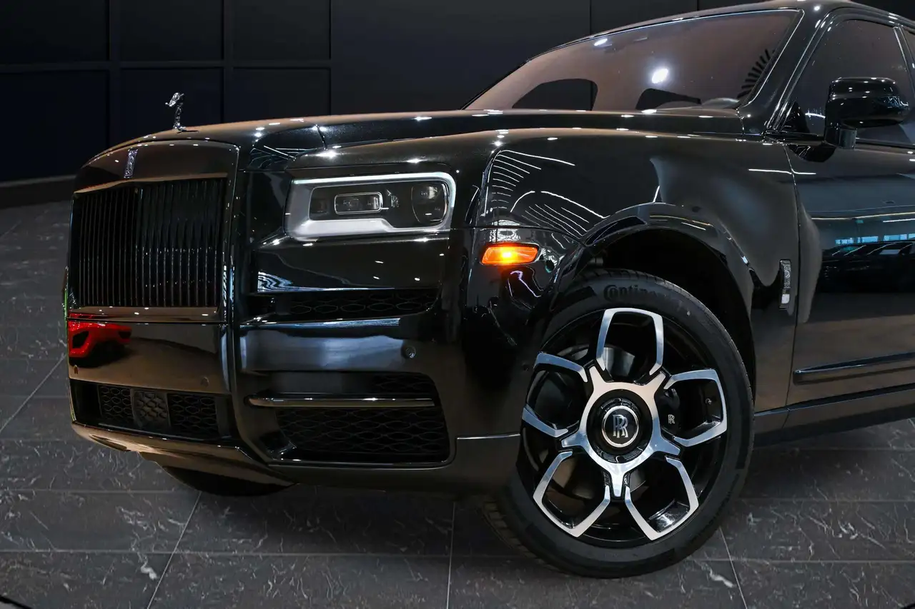 Rolls-Royce Cullinan снимка Rolls-Royce Cullinan
