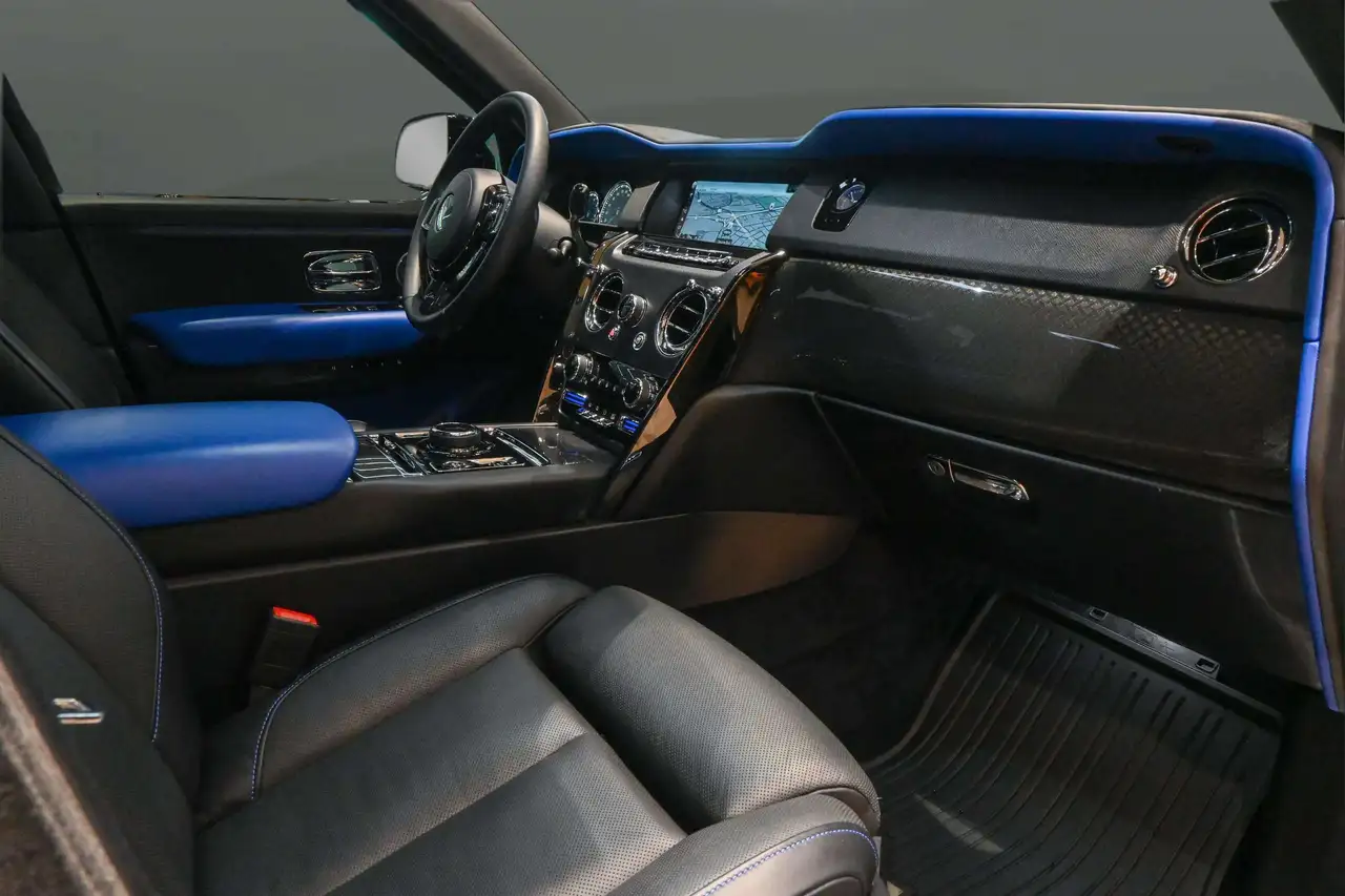 Rolls-Royce Cullinan снимка Rolls-Royce Cullinan
