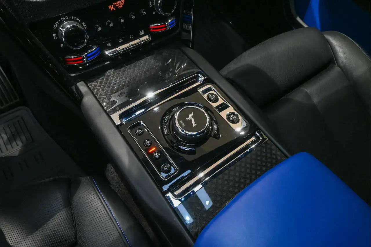 Rolls-Royce Cullinan снимка Rolls-Royce Cullinan