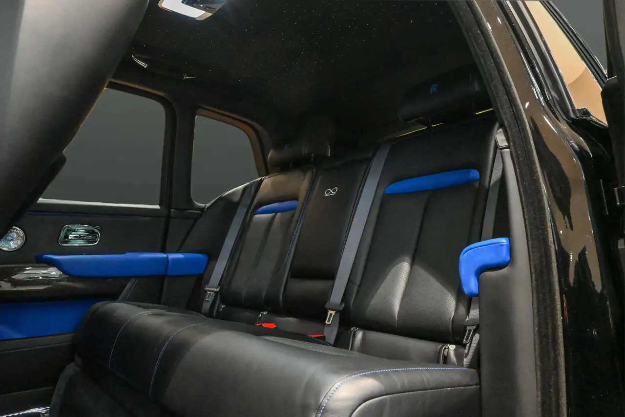 Rolls-Royce Cullinan снимка Rolls-Royce Cullinan