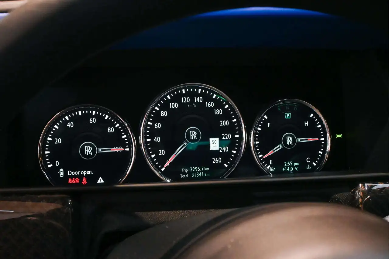 Rolls-Royce Cullinan снимка Rolls-Royce Cullinan