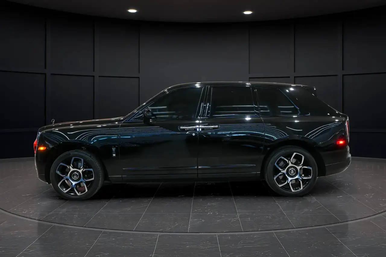 Rolls-Royce Cullinan снимка Rolls-Royce Cullinan