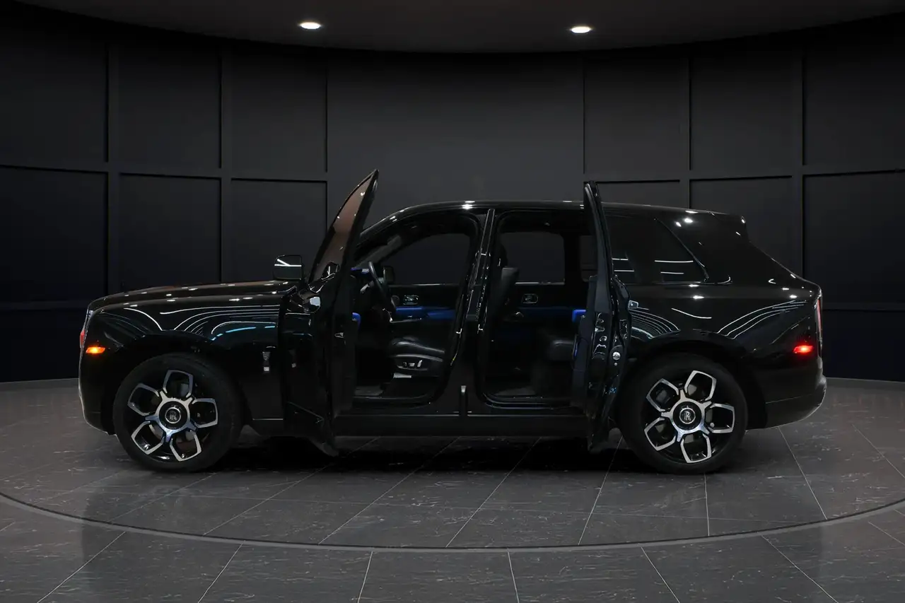 Rolls-Royce Cullinan снимка Rolls-Royce Cullinan