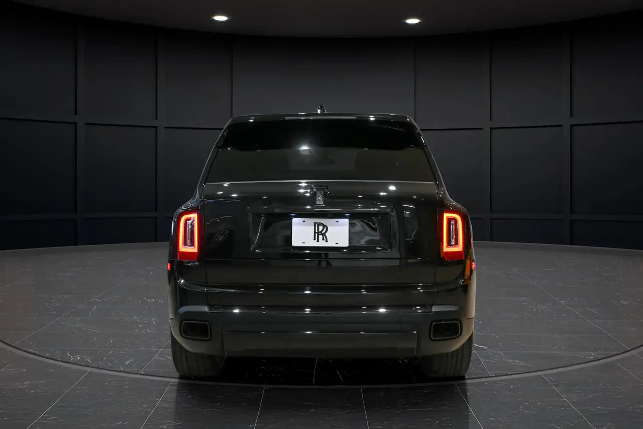 Rolls-Royce Cullinan снимка Rolls-Royce Cullinan