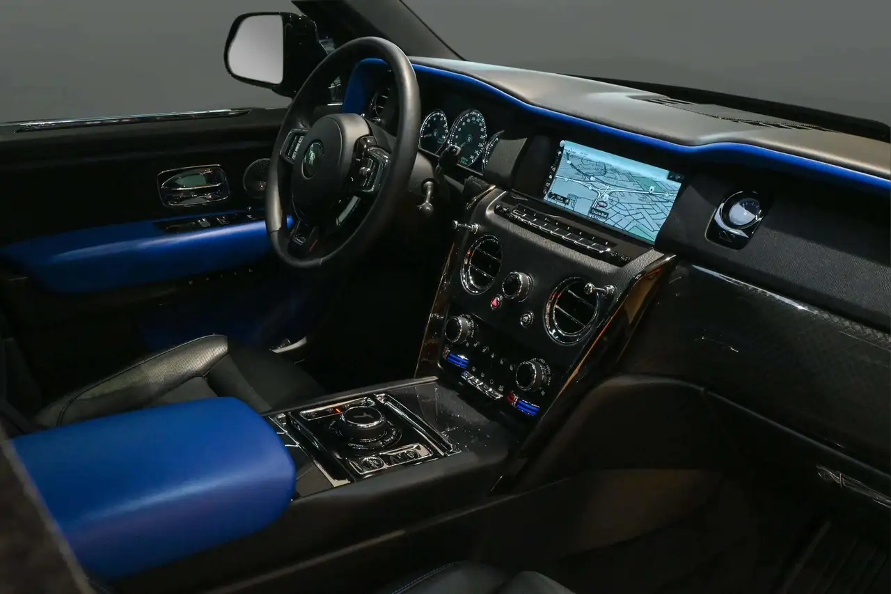 Rolls-Royce Cullinan снимка Rolls-Royce Cullinan