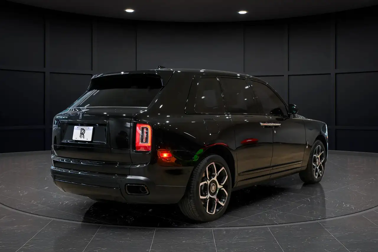 Rolls-Royce Cullinan снимка Rolls-Royce Cullinan